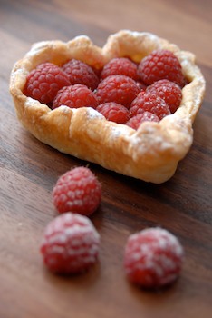 Easy raspberry tarts