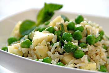 Minty pea and rice salad with apples