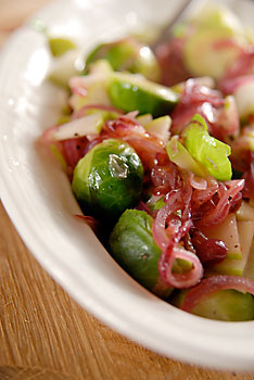 Brussels sprouts with apples and onions
