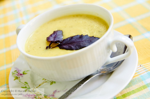 Cauliflower and Sweet Yellow Bell Pepper Soup