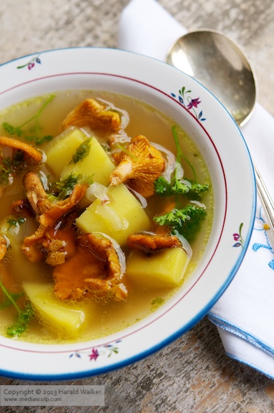 Vegetable Bouillon Soup with Chanterelle Mushrooms