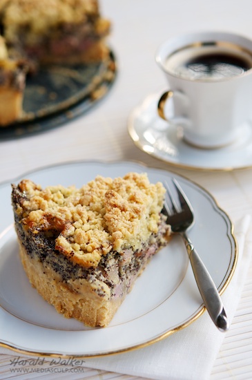 Pear and Poppy Seed Pie With Streusel Topping