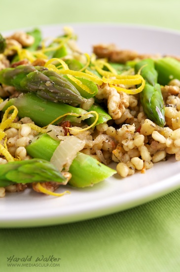 Lemony Barly Risotto with Asparagus and Walnuts