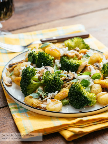 Lemony Gnocchi with Broccoli and Mushrooms